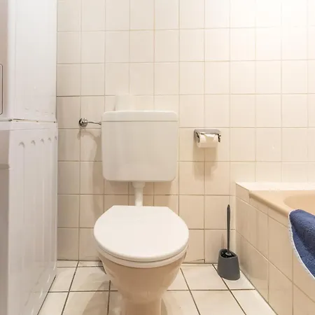 Apartment Monteur-wohnung Mit 2 Schlafzimmer In Fuer 4 Personen *