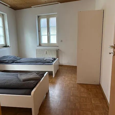 Monteur-wohnung Mit 2 Schlafzimmer In Fuer 4 Personen