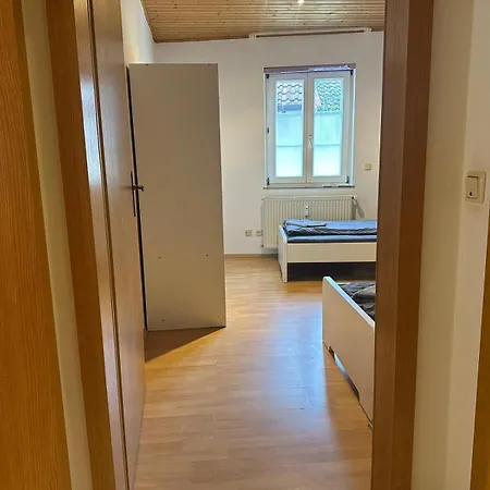 Apartment Monteur-wohnung Mit 2 Schlafzimmer In Fuer 4 Personen