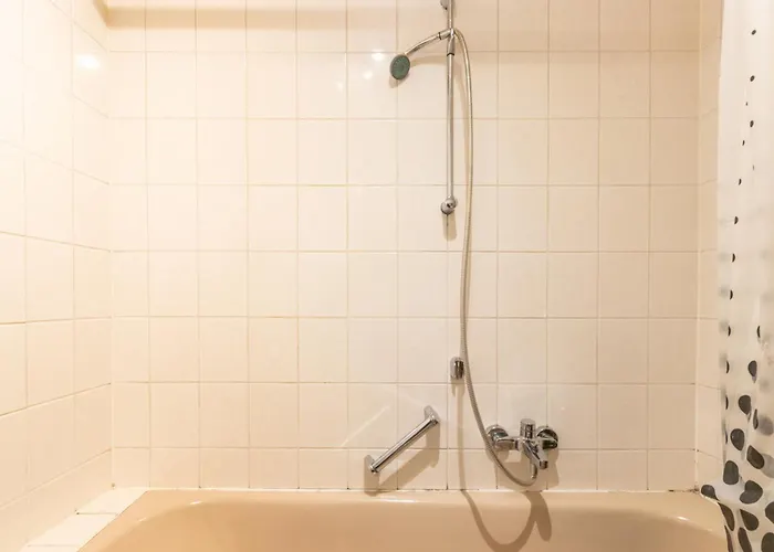 Monteur-wohnung Mit 2 Schlafzimmer In Für 4 Personen *