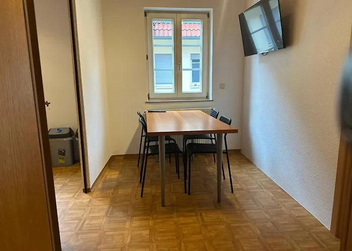 Monteur-wohnung Mit 2 Schlafzimmer In Für 4 Personen *