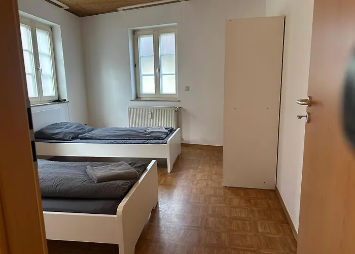 Monteur-wohnung Mit 2 Schlafzimmer In Für 4 Personen