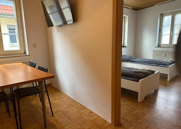 Monteur-wohnung Mit 2 Schlafzimmer In Für 4 Personen Apartamento *